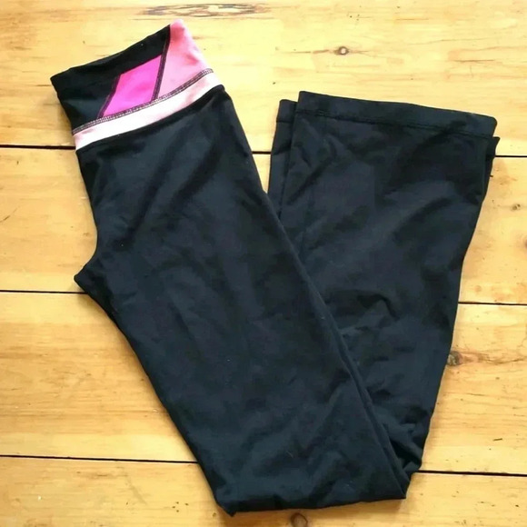 🌟 Lululemon Flare Yoga size 4 - Picture 1 of 6